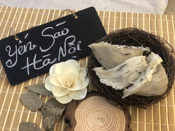 Mua to yen sao tho nguyen chat o cua hang to yen sao gan pho Ngo Gia Tu Long Bien